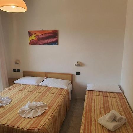 רימיני Hotel Vela Azzurra מראה חיצוני תמונה