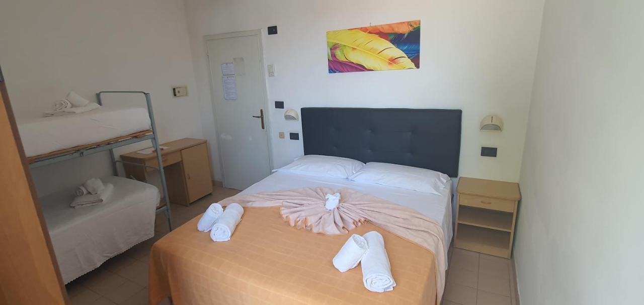 רימיני Hotel Vela Azzurra מראה חיצוני תמונה