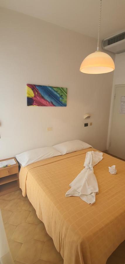 רימיני Hotel Vela Azzurra מראה חיצוני תמונה