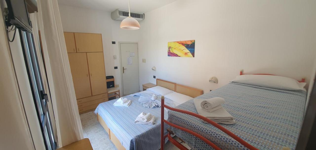 רימיני Hotel Vela Azzurra מראה חיצוני תמונה