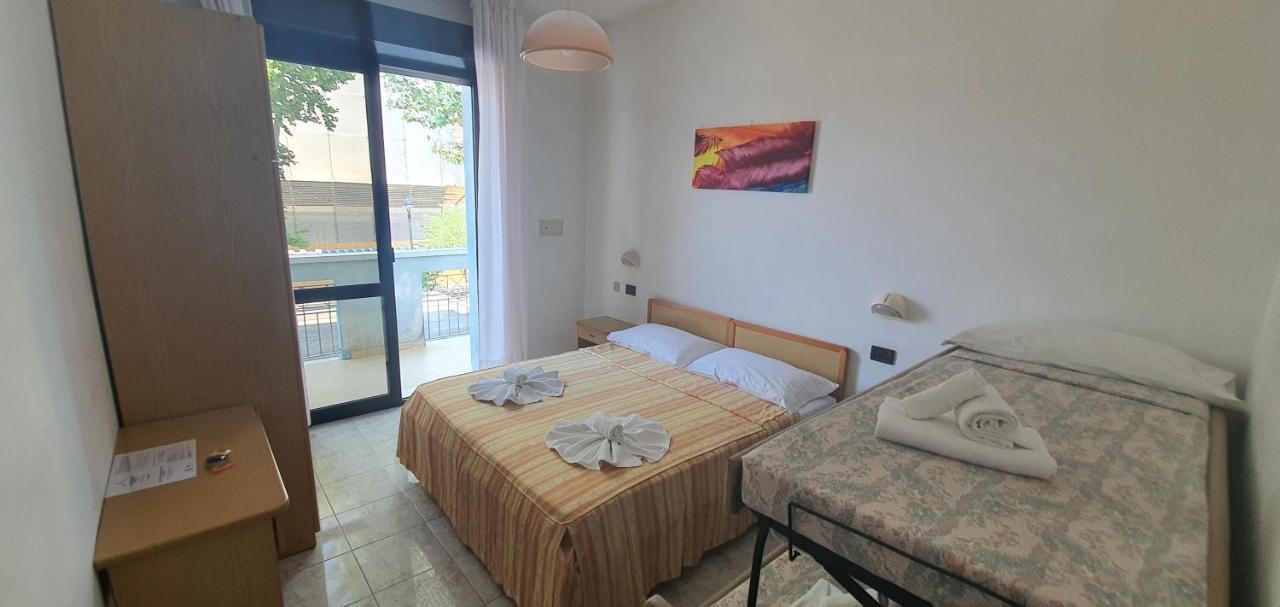 רימיני Hotel Vela Azzurra מראה חיצוני תמונה
