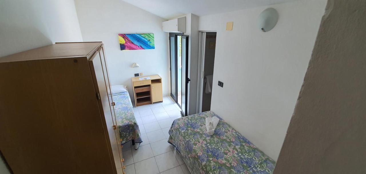 רימיני Hotel Vela Azzurra מראה חיצוני תמונה