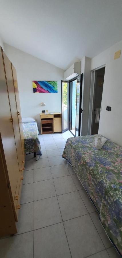 רימיני Hotel Vela Azzurra מראה חיצוני תמונה