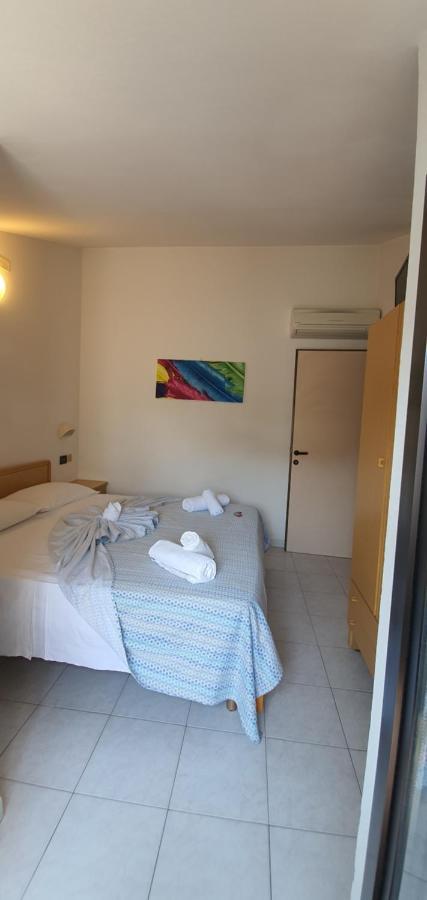 רימיני Hotel Vela Azzurra מראה חיצוני תמונה
