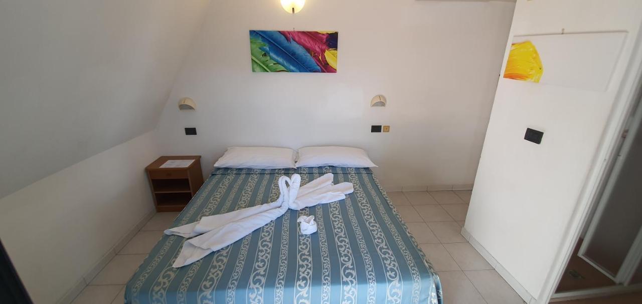רימיני Hotel Vela Azzurra מראה חיצוני תמונה