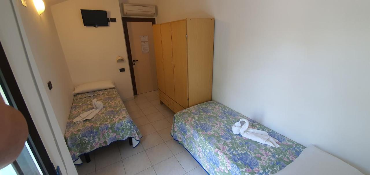 רימיני Hotel Vela Azzurra מראה חיצוני תמונה