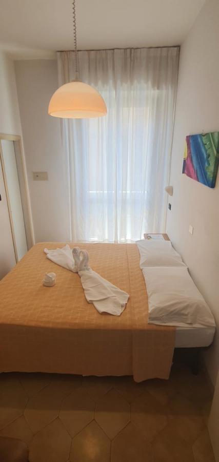 רימיני Hotel Vela Azzurra מראה חיצוני תמונה