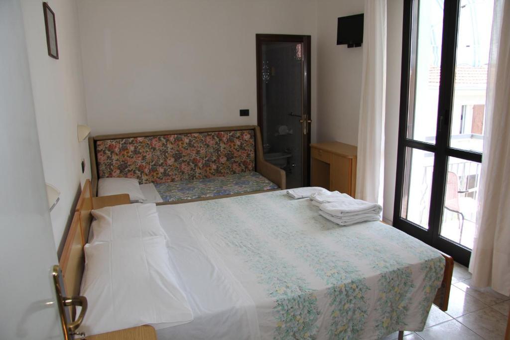 רימיני Hotel Vela Azzurra מראה חיצוני תמונה