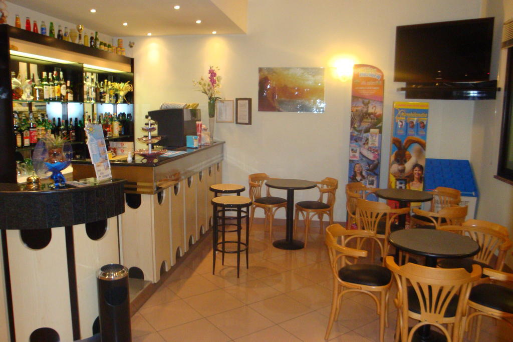 רימיני Hotel Vela Azzurra מראה חיצוני תמונה
