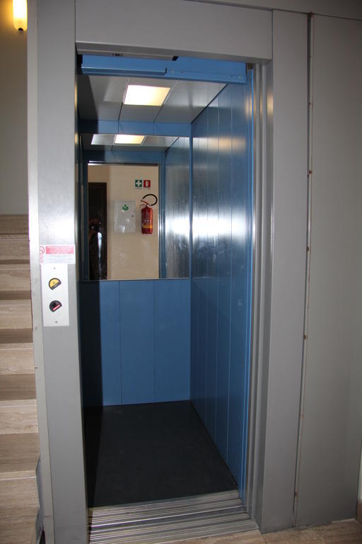 רימיני Hotel Vela Azzurra מראה חיצוני תמונה