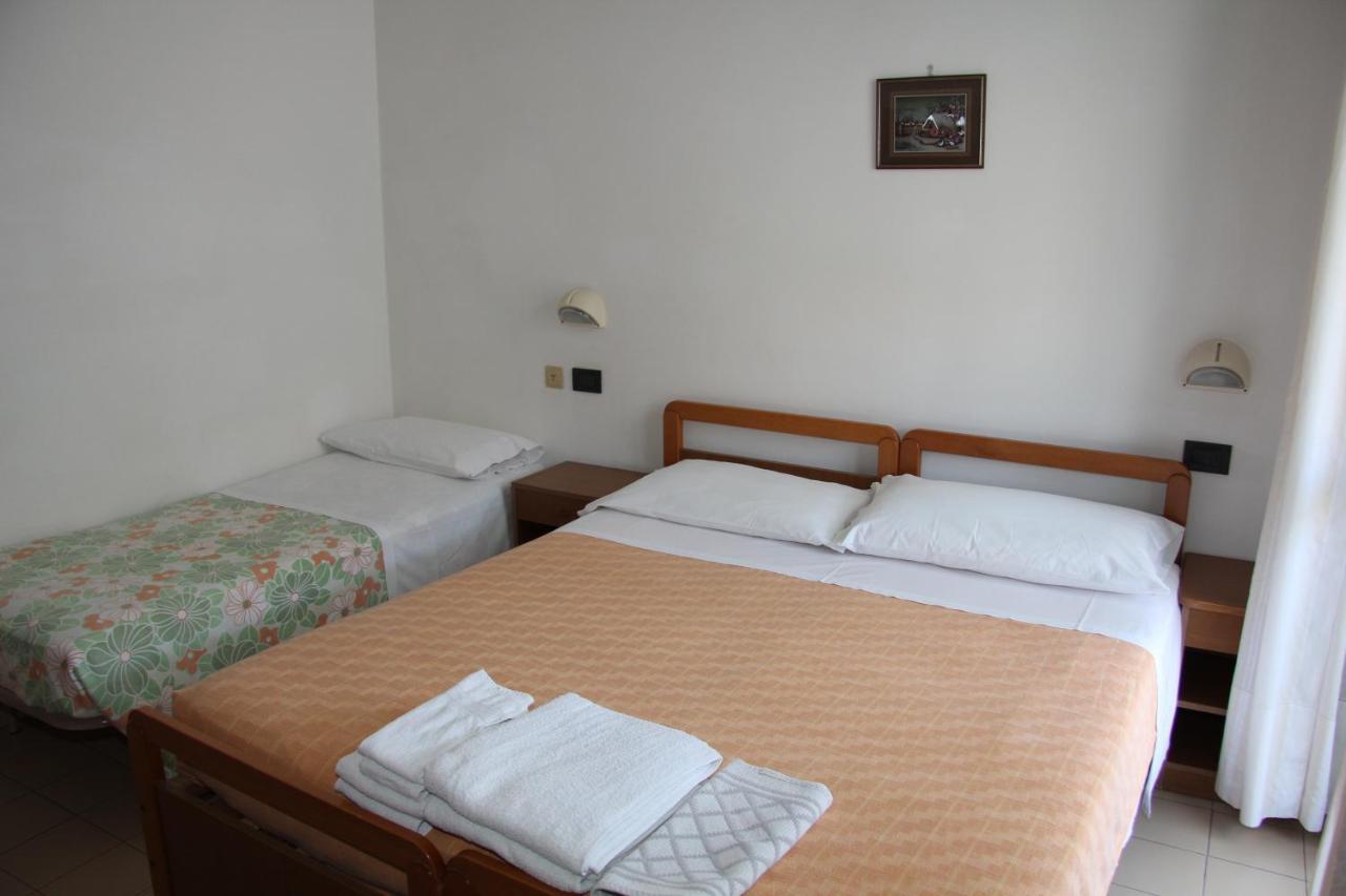 רימיני Hotel Vela Azzurra חדר תמונה